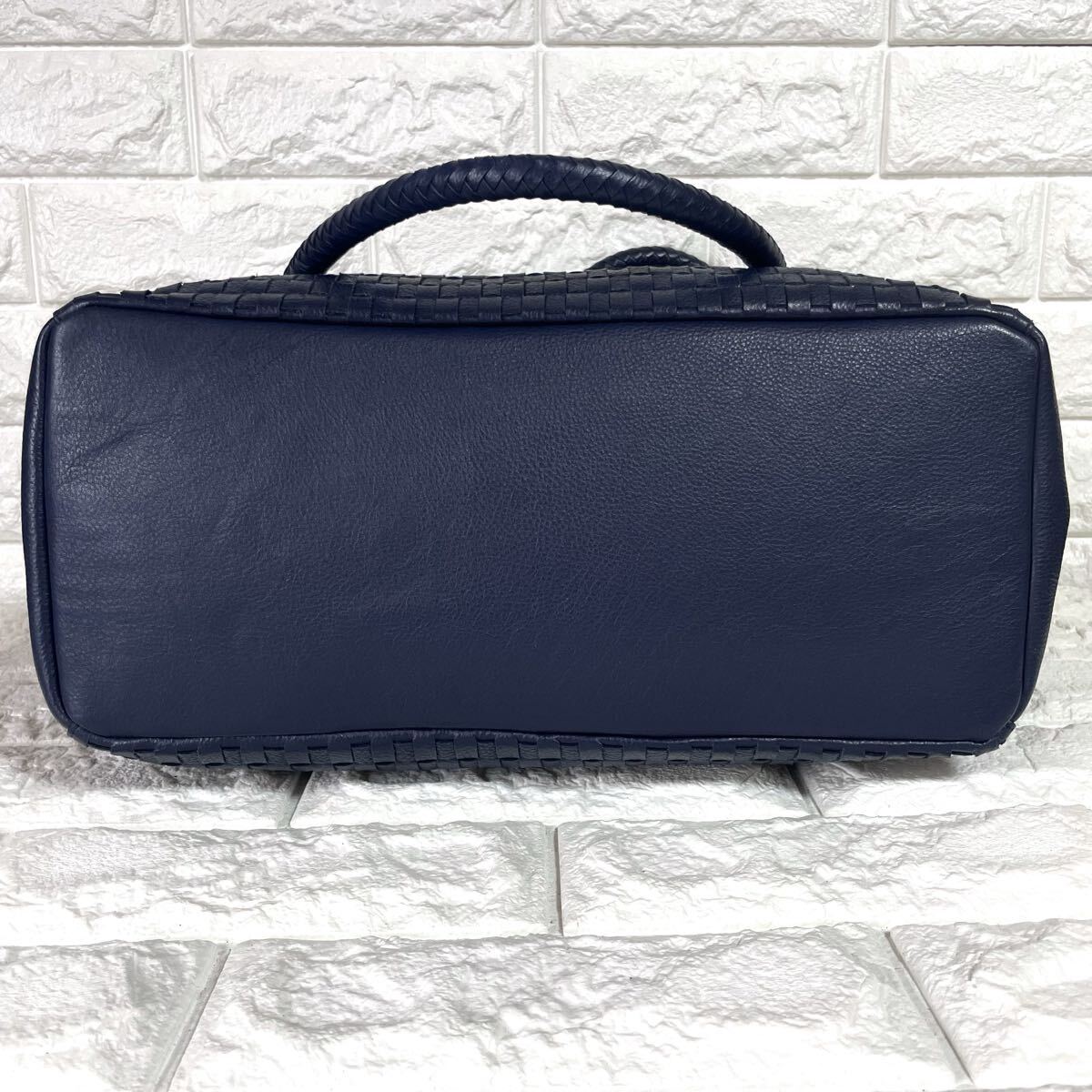 美品/A4収納◎ コールハーン COLE HAAN メンズ ビジネス 肩掛け トートバッグ イントレチャート 編み込み レザー 本革 シボ革 ネイビー 紺_画像5