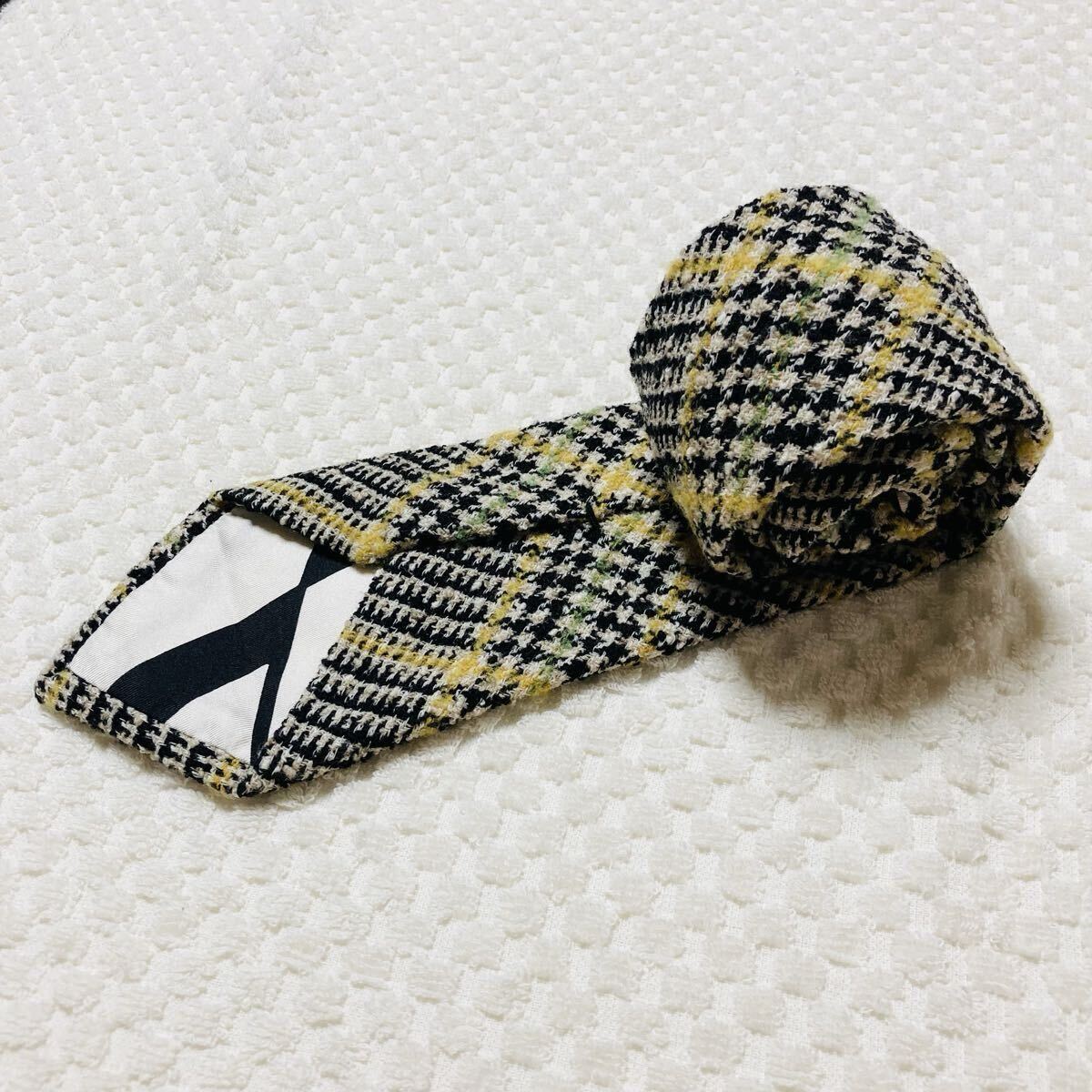 ■美品■希少■VALENTINO ヴァレンティノ　ネクタイ　グレンチェック　総柄　ウール100% イタリア製　ブラック×ベージュ等_画像3