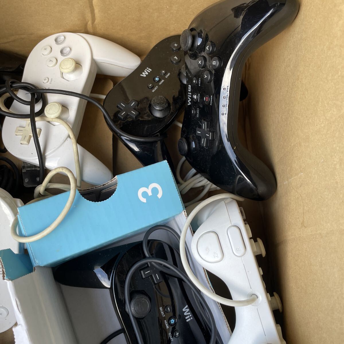 まとめ売り　 Wii WiiU クラシックコントローラーPかPRO、クラシックコントローラー、ヨッシーWiiハンドル、合計12個_画像3