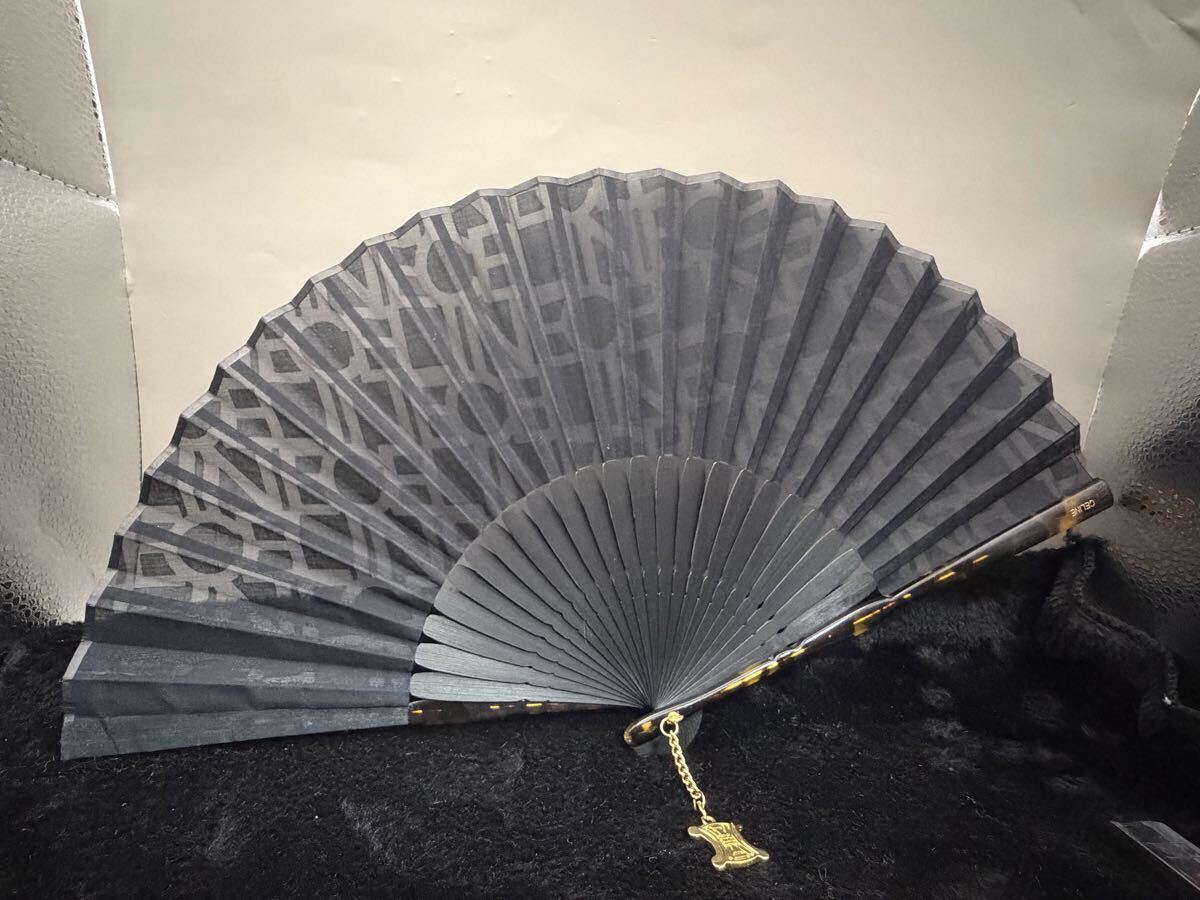 D1121 セリーヌ扇子 黒柄入り_画像1