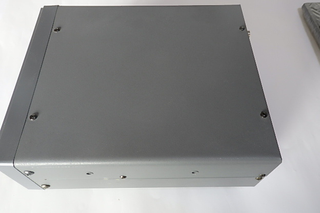 AOR AR5000 　コミュニケーションレシーバー　１０KHｚ～２６００ＭＨｚ　中古完動品　１台_画像3