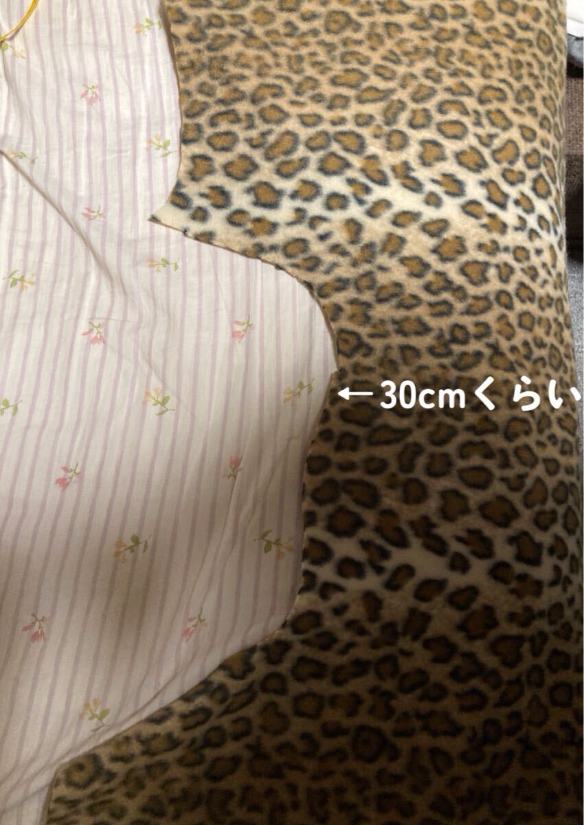 送料無料【フリース】ヒョウ柄(ふわふわ)二枚 アニマル柄 ヒョウ柄の_画像3