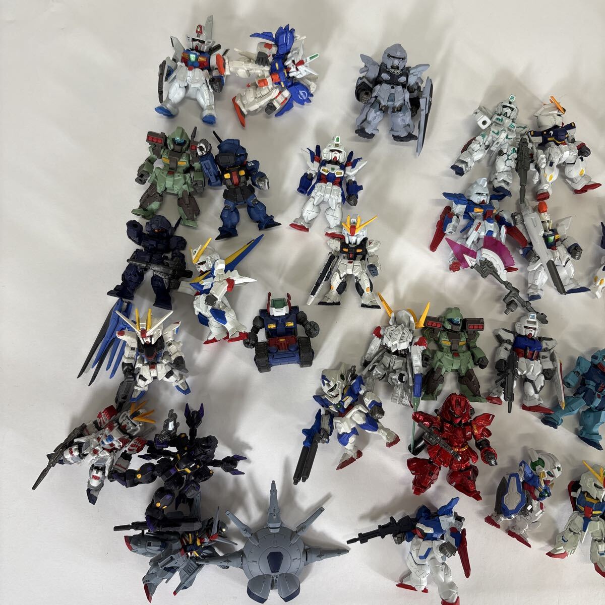 2502EL963 機動戦士ガンダム ミニフィギュア 大量まとめ フィギュア 内容未検品 ジャンク 現状品_画像2