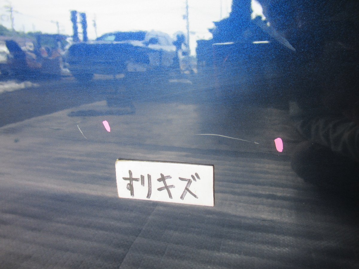 K.350005◇NHP10 アクア 純正 右フロントドア 67001-52591 ◇2F-4下_画像3