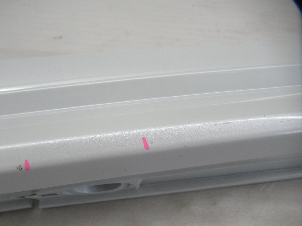 K.116723◇NRE210/NRE212H/ZWE211/ZWE214【089】カローラ ツーリング 純正 左サイドステップ/左サイドスカート 75860-12100◇1K-5上_画像5