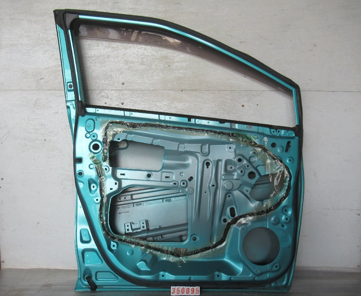 K.350095◇NSP170G/NSP172G/NCP175G/NHP170G【6W9】シエンタ/ハイブリッド 純正 左フロントドア 67002-52610◇2F-3下_画像5