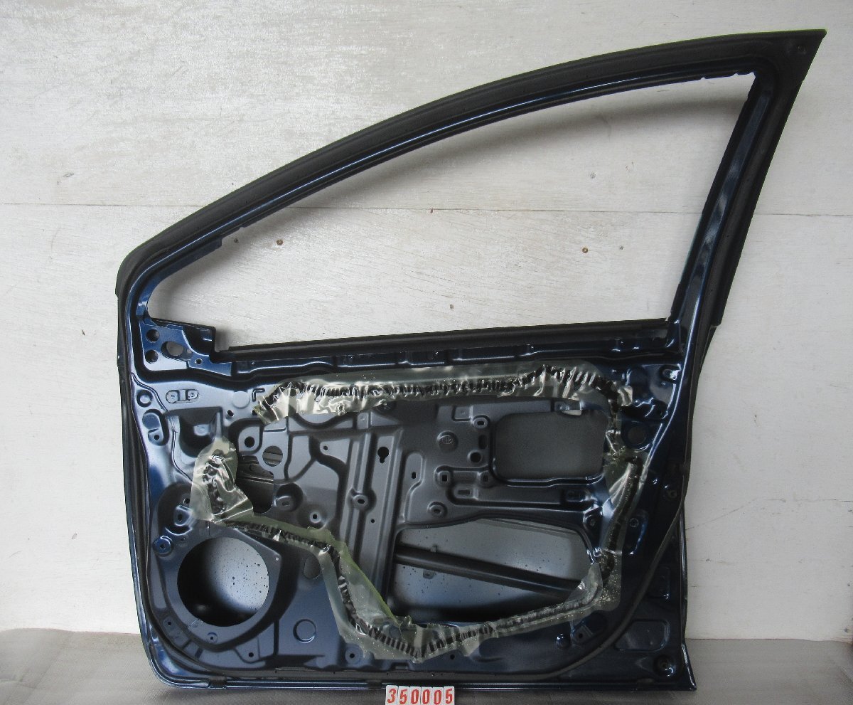 K.350005◇NHP10 アクア 純正 右フロントドア 67001-52591 ◇2F-4下_画像4