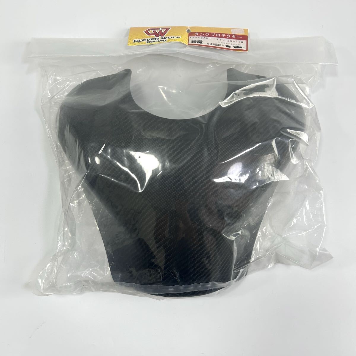 ★ KAWASAKI ZX-10R '11~ タンクプロテクター カーボン綾織 クレバーウルフ製 11ZX1-108-03 カワサキ カウル 定価19800円 A71010-2_画像1
