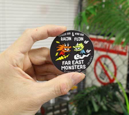 FAR EAST MONSTERS ステッカー スマホ おしゃれ 車 アウトドア スーツケース おしゃれ かっこいい 幸運 お守り 風神 雷神 B サイズS_画像3