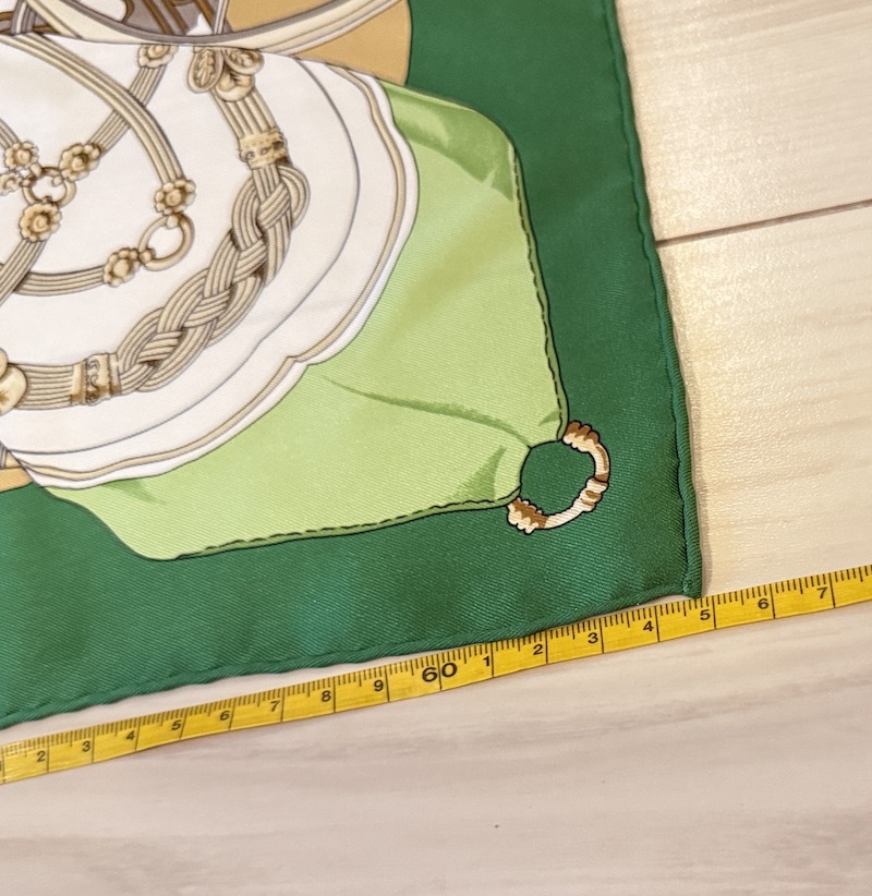 エルメス カレ 65 シルク100% スカーフ SOLEIL de SOIE グリーン ベージュ HERMES シルクの太陽_画像5