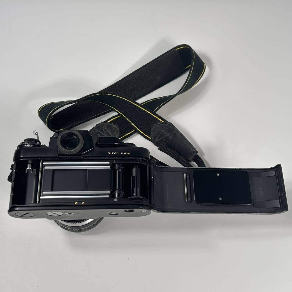 SG1663 Nikon ニコン F3 一眼レフ フィルムカメラ レンズ NIKKOR 50mm 1:1.2 レザーカバー付き 動作未確認_画像8