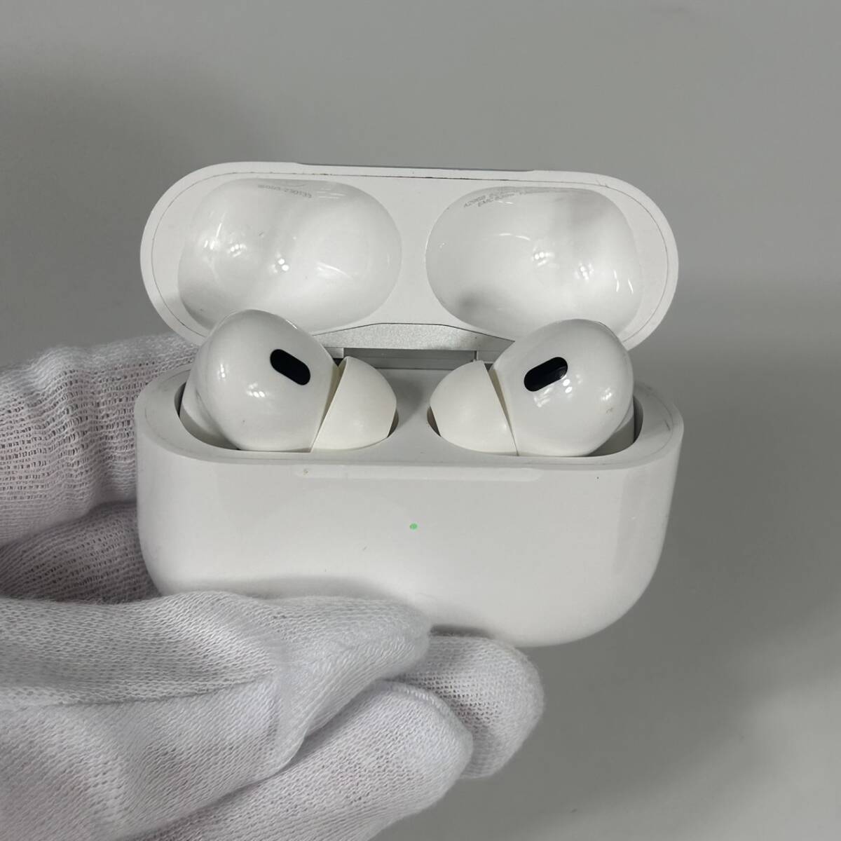 H7594 AirPods Pro 2 第2世代 MagSafe 充電ケース USB-CA pple純正 MTJV3J/A エアーポッズプロ ディーゼル ソフトケース付き 動作確認済み_画像6