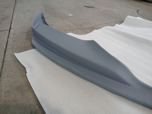【新品】BMW 5シリーズ F10 F11 Mスポーツ 社外 FRP フロントリップ 未塗装 Y0702-1_画像6