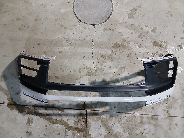 PORSCHE ポルシェ マカン 95B 純正 フロントバンパー 95B807221 白系 Y0705_画像1