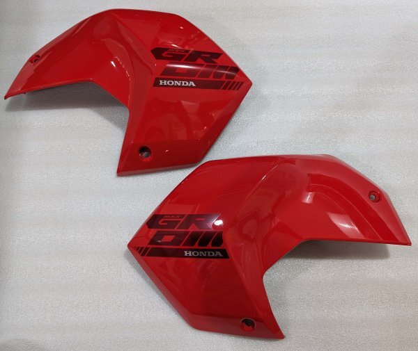 ★ホンダ純正　GROM用（2024年モデル）レッド　外装セット★カスタム★_画像4