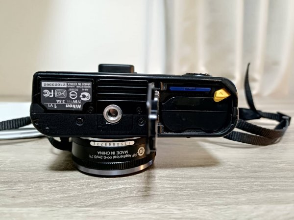 【KM476】NIKON ニコン カメラ本体 NIKON1 V1 ブラック レンズ 1 NIKKOR 10mm 1:2.8 Ф40.5_画像5