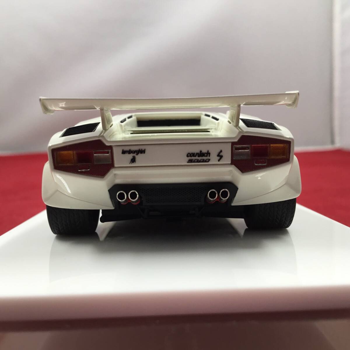 メイクアップ 1/43 Lamborghini Countach LP5000S with Rear Wing 1982 White ランボルギーニ カウンタック リアウィング EM446A 未使用品_画像6