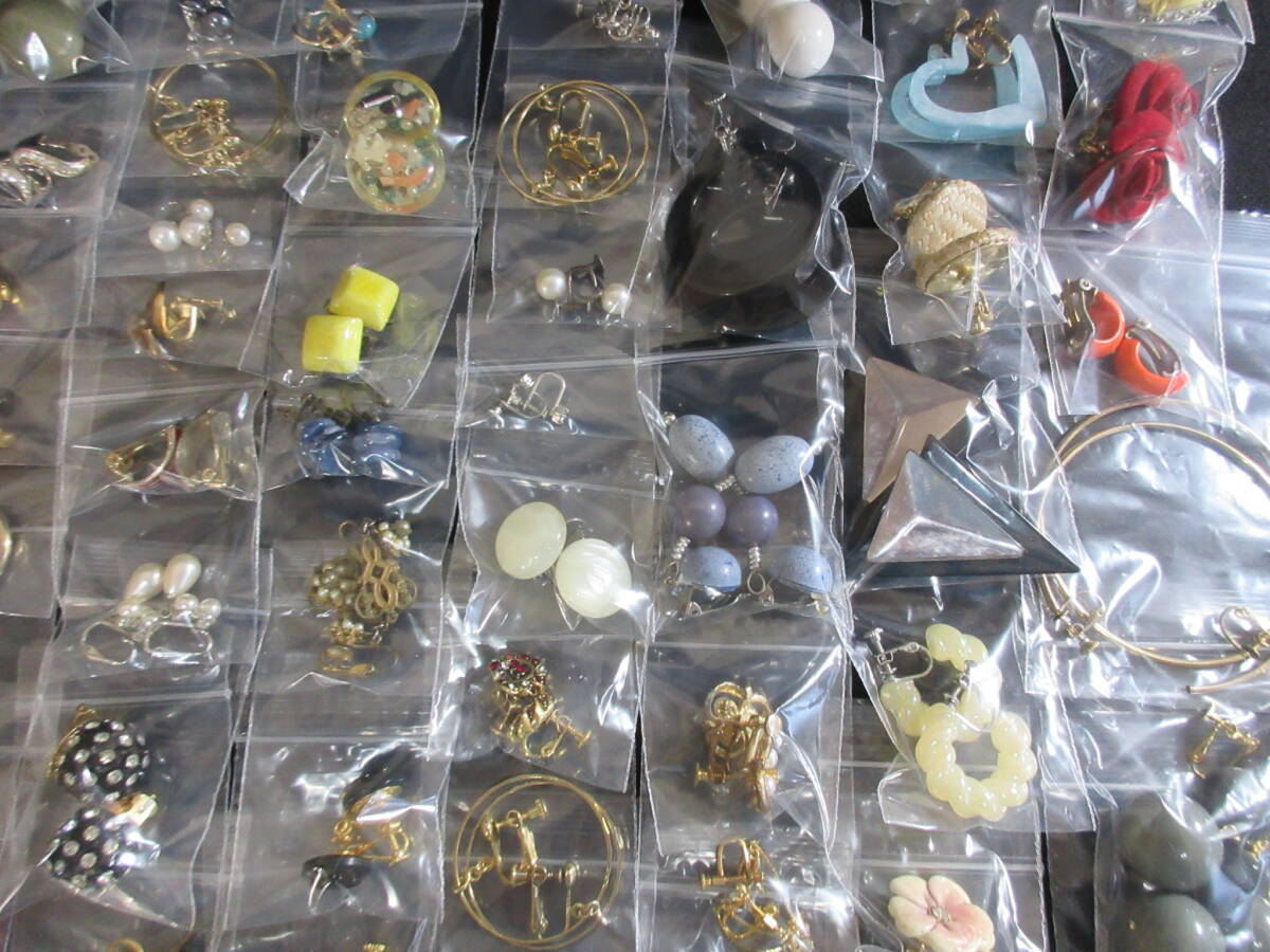 *100円~【お買得品】素材/デザイン色々 ゴールド・シルバーカラー イヤリング 90点超 大量 おまとめセット フリマ等に!!*M-64_画像6