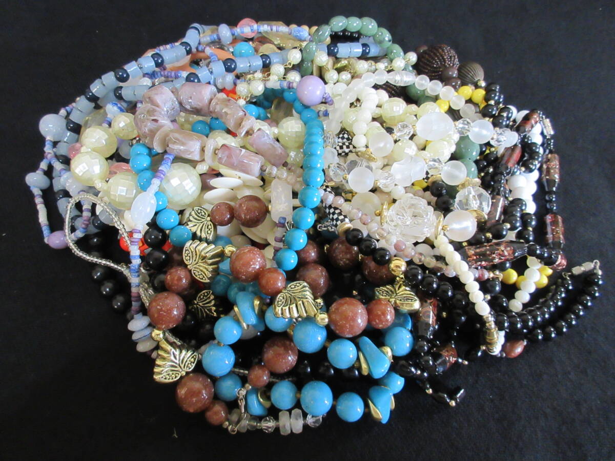 *100円~【お買得!!】彩り鮮やか 大玉 小玉 カラービーズ使い デザイン色々 ネックレス 30点 大量セット フリマ等に*M-71_画像3