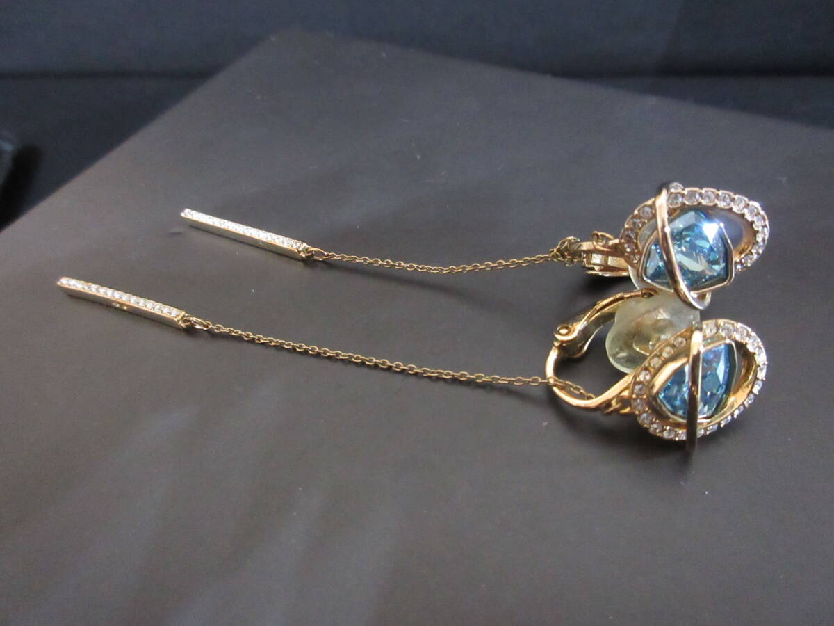 *100円~【美品】SWAROVSKI スワロフスキー クリスタルガラス ゴールドカラー チェーン イヤリング*K-05_画像1