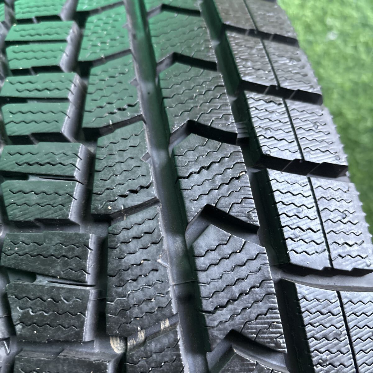 バリ溝1本／185/60R15／2024年製／DUNLOP WINTERMAXX WM02／送料無料です！_画像6