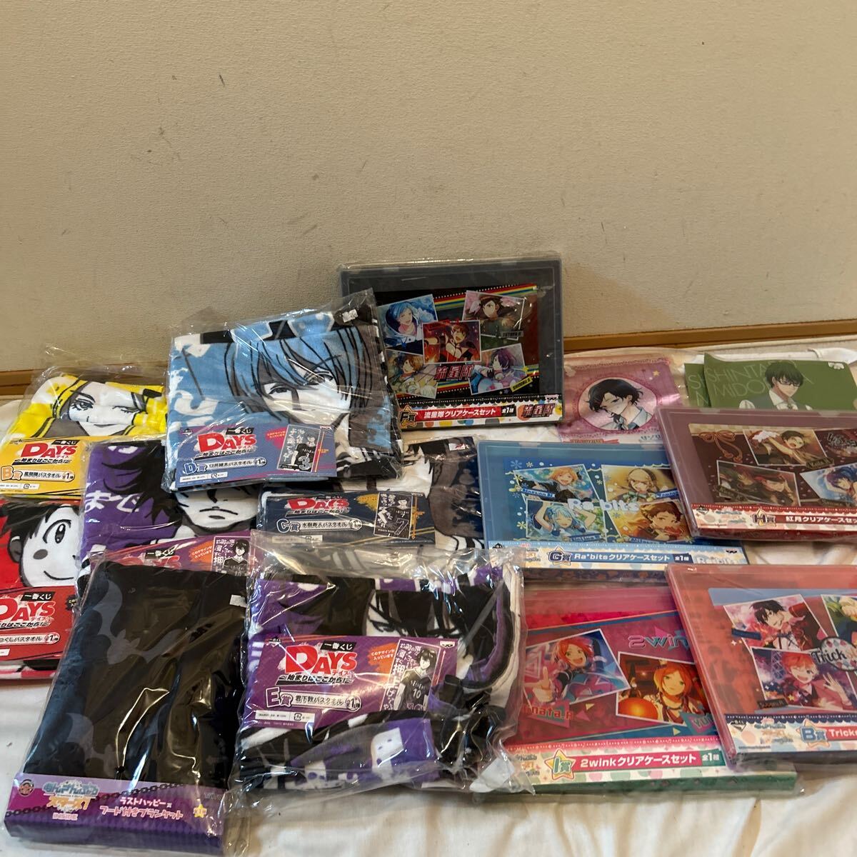 アニメグッズ 大量 セット 約15点 DAYS/あんスタ (あんさんぶるスターズ!) バスタオル /クリアファイル/一番くじなど_画像1