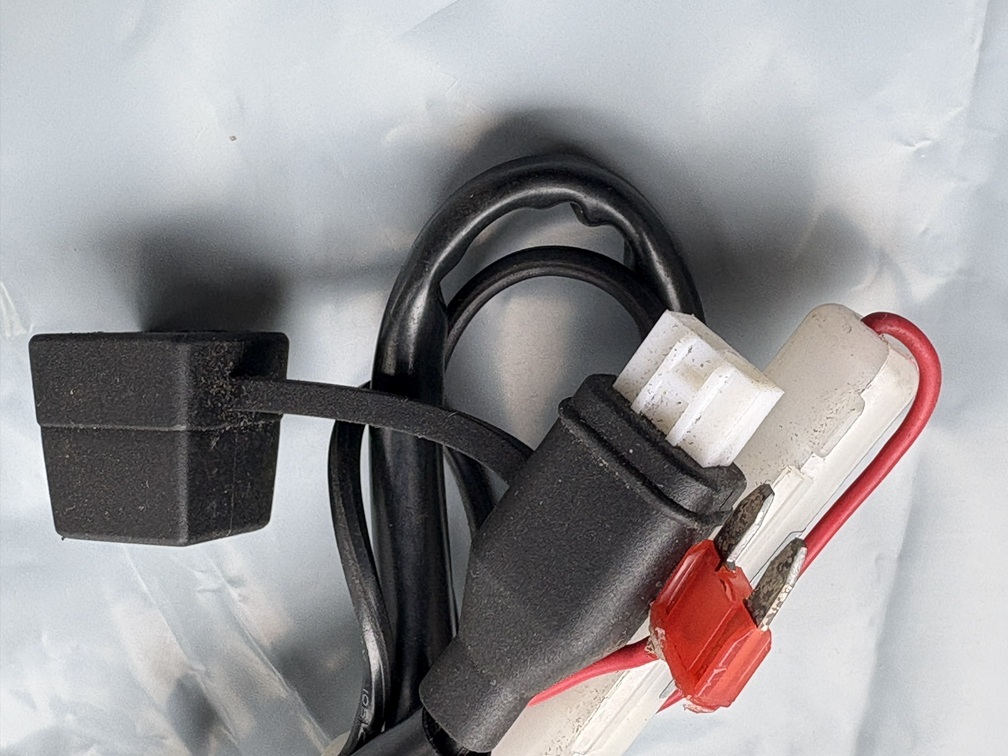 デイトナ製 バイク電源 USB/シガーソケット +1ポートの中古です。_画像3