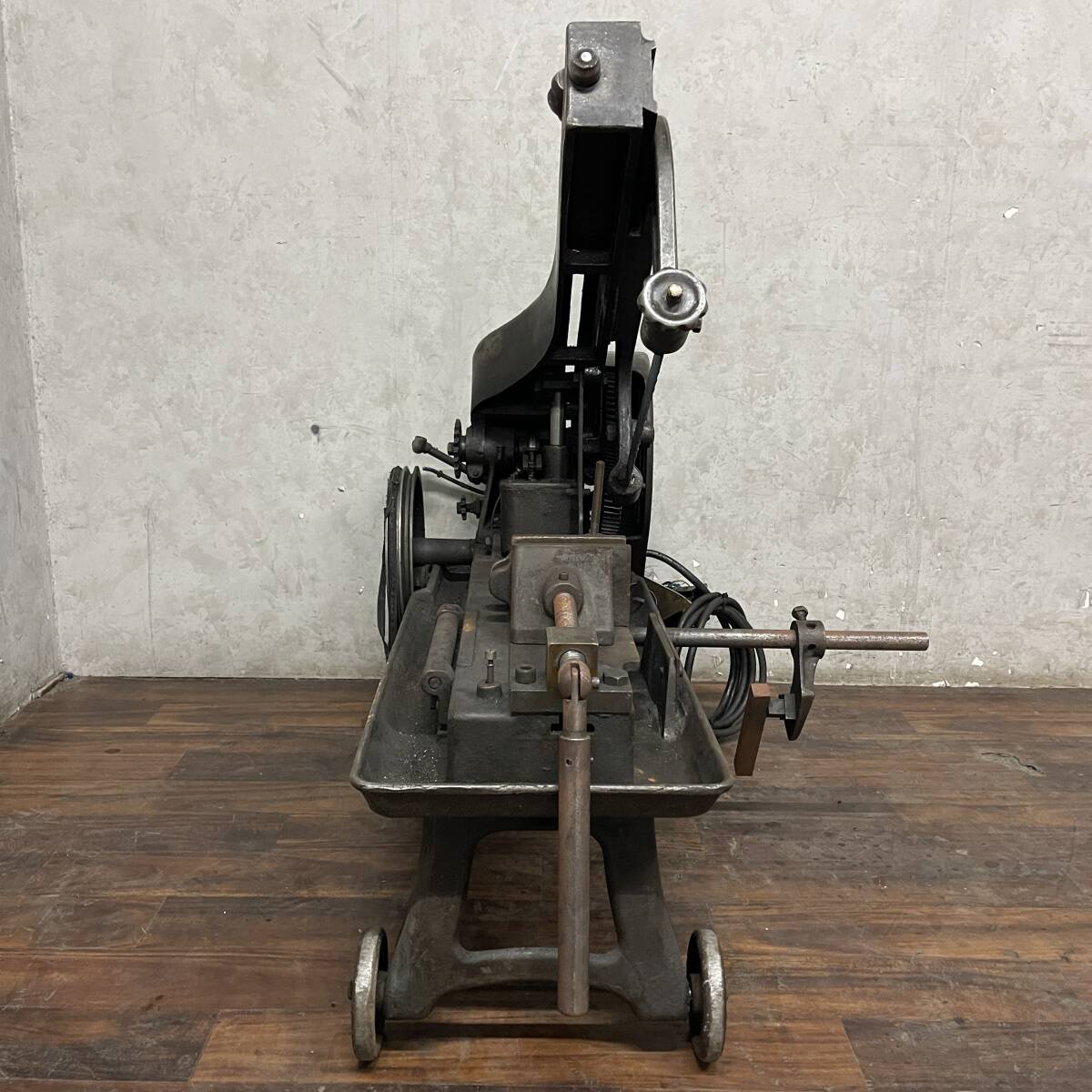 ww5/23 村橋製作所 弓鋸盤 GREAT CAPTAIN 200V 弓鋸 切断機 切断 鋸 鋸盤 工具 鋼鉄 製作 中古 動作未確認 ※ジャンク ★直接引取限定_画像2