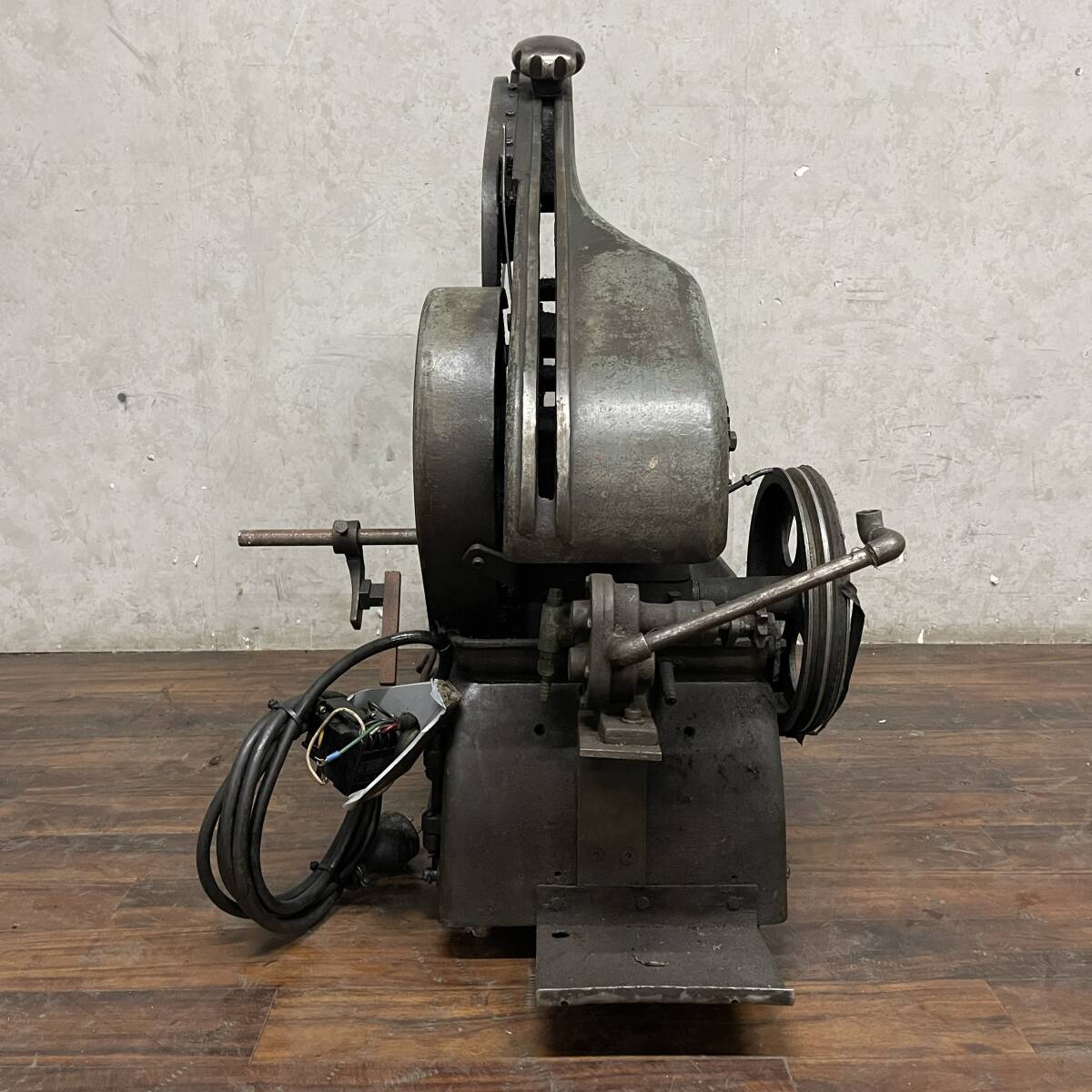 ww5/23 村橋製作所 弓鋸盤 GREAT CAPTAIN 200V 弓鋸 切断機 切断 鋸 鋸盤 工具 鋼鉄 製作 中古 動作未確認 ※ジャンク ★直接引取限定_画像4