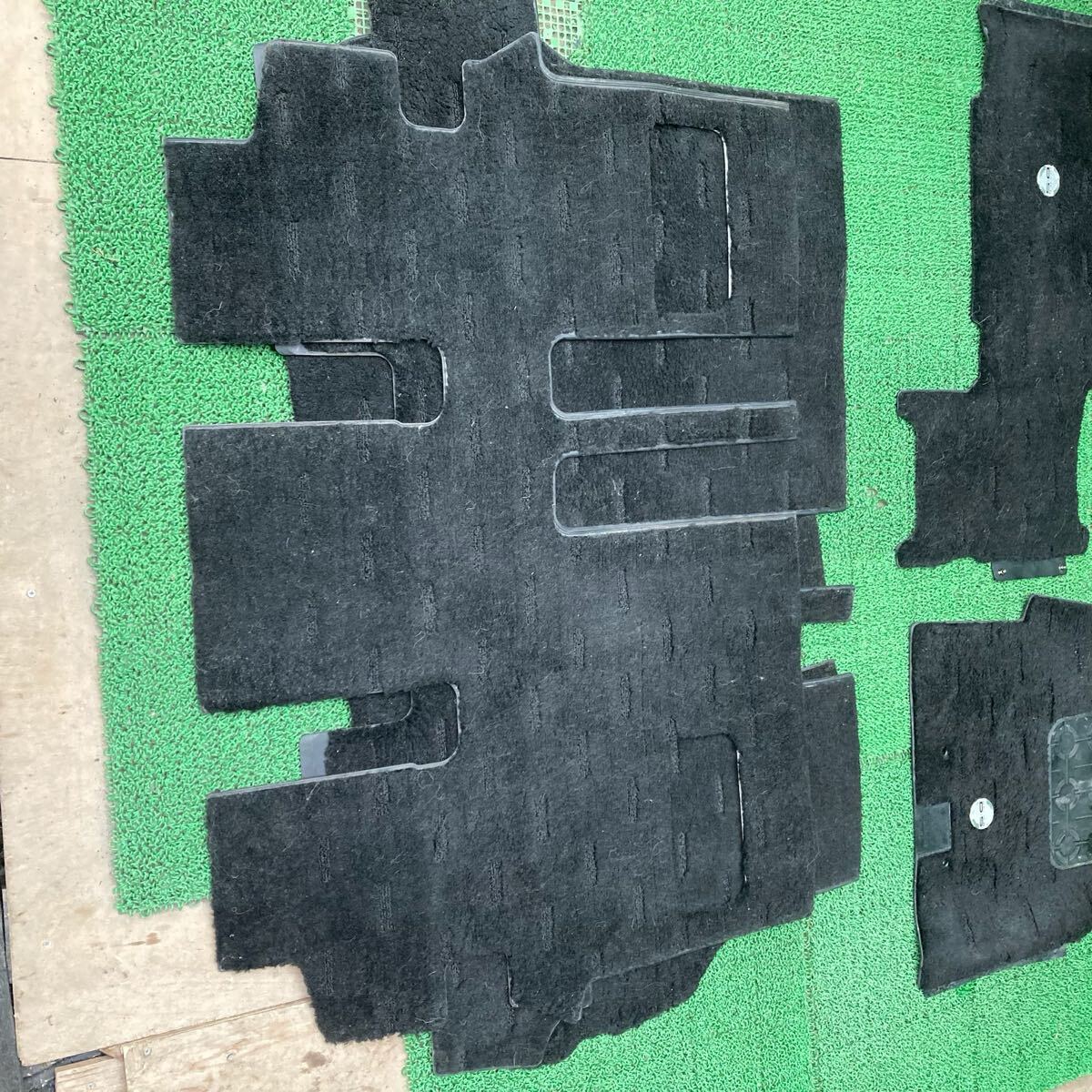 デリカＤ：５ (Mitsubishi / 三菱) CV5W 純正 フロアマット CV1W CV2W CV4W（FCV5W-FR710-A19A75-35）_画像5