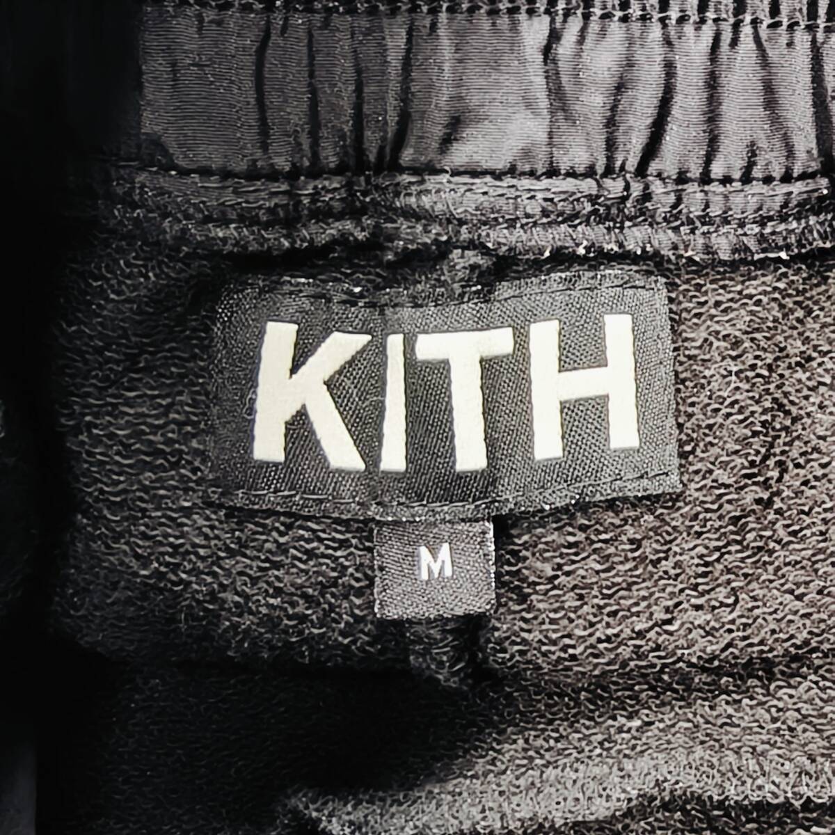 KITH NYC レイヤードパンツ Mサイズ スウェット×ナイロン ロゴ 黒 ブラック キス 裾ファスナー ウエストゴム ドローコード 裏起毛_画像9