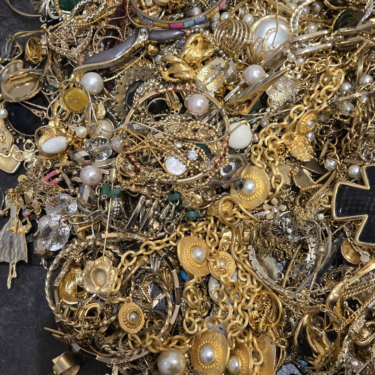 1円スタート イミテーション アクセサリー 総重量 約4.6kg 大量まとめセット ネックレス ブローチ イヤリング t100702_画像9