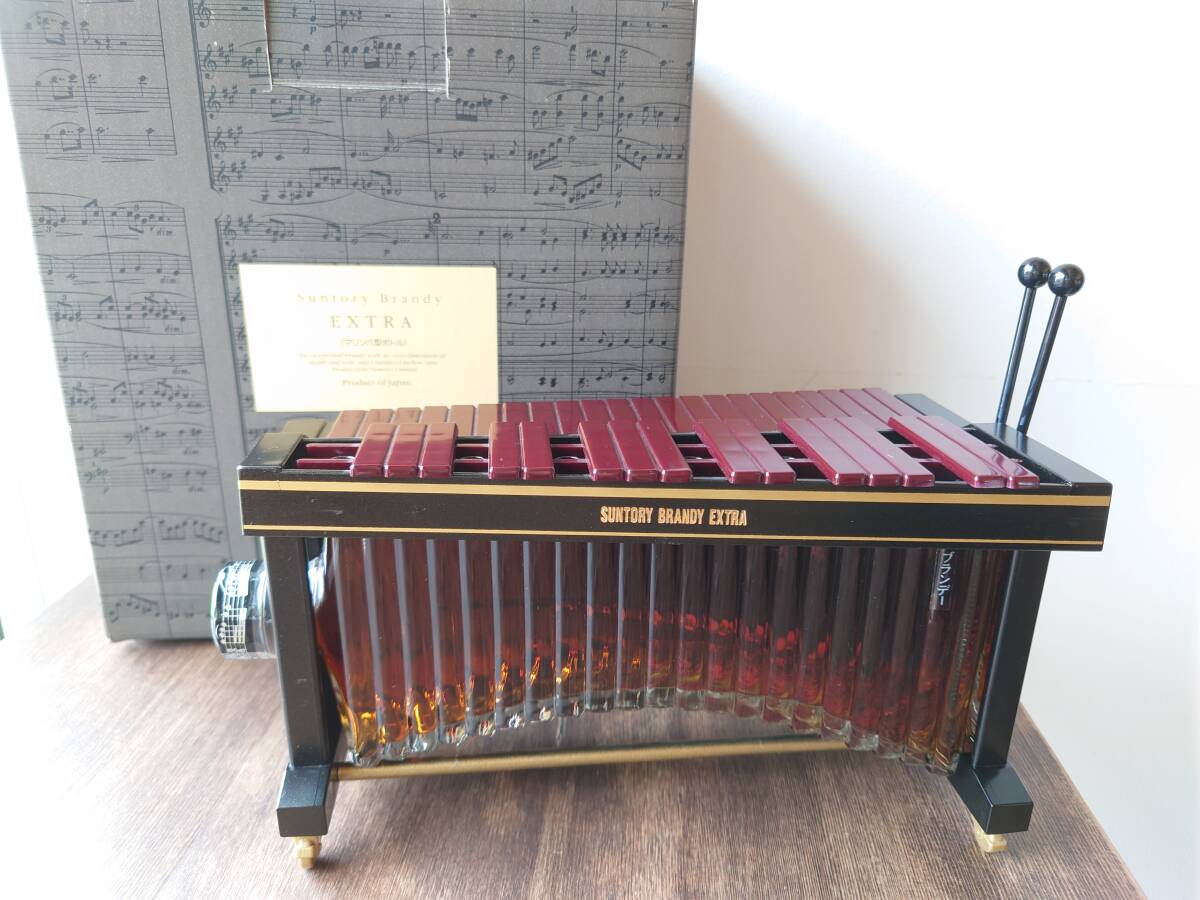 ひ*る様 Suntory ブランデー 700ml 40% マリンバ型 ひ*る様 Suntory ブランデー 700ml 40% マリンバ型 ☆サントリー