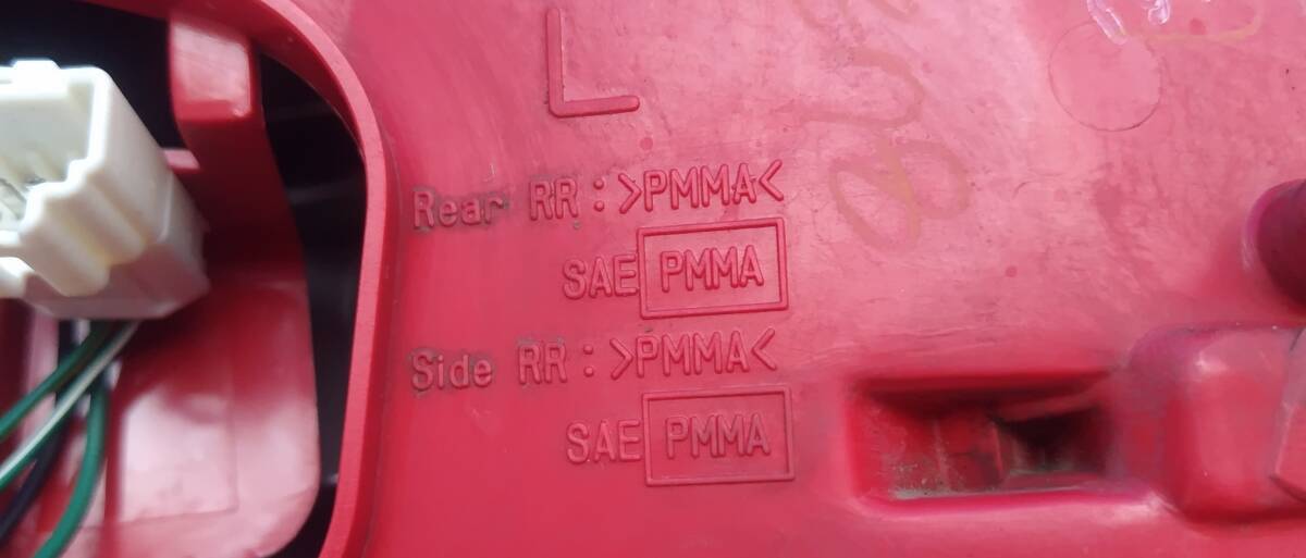 【LH】リアコンビネーションランプLH　日産スカイラインセダン(V35)_画像3