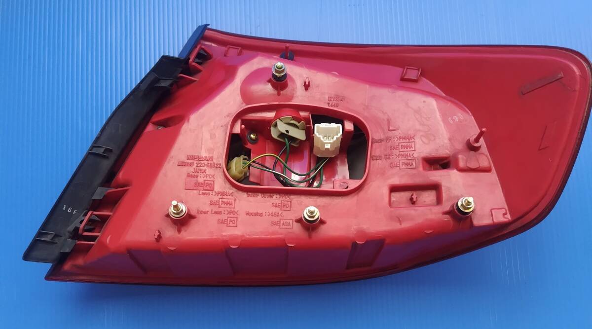 【LH】リアコンビネーションランプLH　日産スカイラインセダン(V35)_画像2