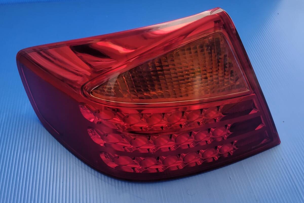 【LH】リアコンビネーションランプLH　日産スカイラインセダン(V35)_画像1