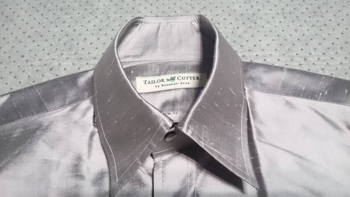 TAILOR ＆ CUTTER kazunari Arita 光沢 ジャガード風/サテン生地 絹/SILK/シルク ランダム/ボーダー柄 7B ドレス シャツ 銀/シルバー M位_画像3