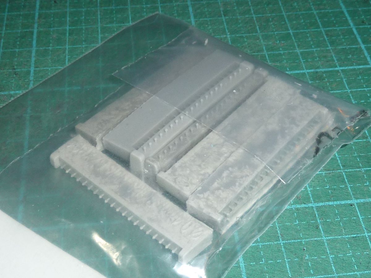 送料￥180~☆スケール問わず使える精密ボルト0.40mm＆ナットセット　BRAZMODELS　Bolts,Nuts&Screws Screw0.40mm+Nut(200Pcs)　BZXB04_画像4