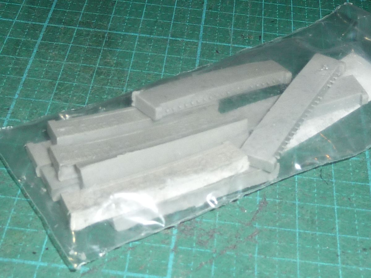 送料￥180~☆スケール問わず使える精密ボルト0.50mm＆ナットセット　BRAZMODELS　Bolts,Nuts&Screws Screw0.50mm+Nut(200Pcs)　BZXB05_画像4