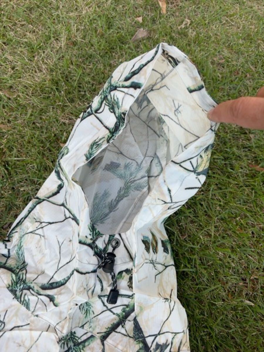 スノー迷彩: 軽量ポンチョ】簡易防水: ライトウォータープルーフ 狩猟 射撃 シューティング ハンティング 雪上迷彩 スノーカモ 蝦夷鹿猟
