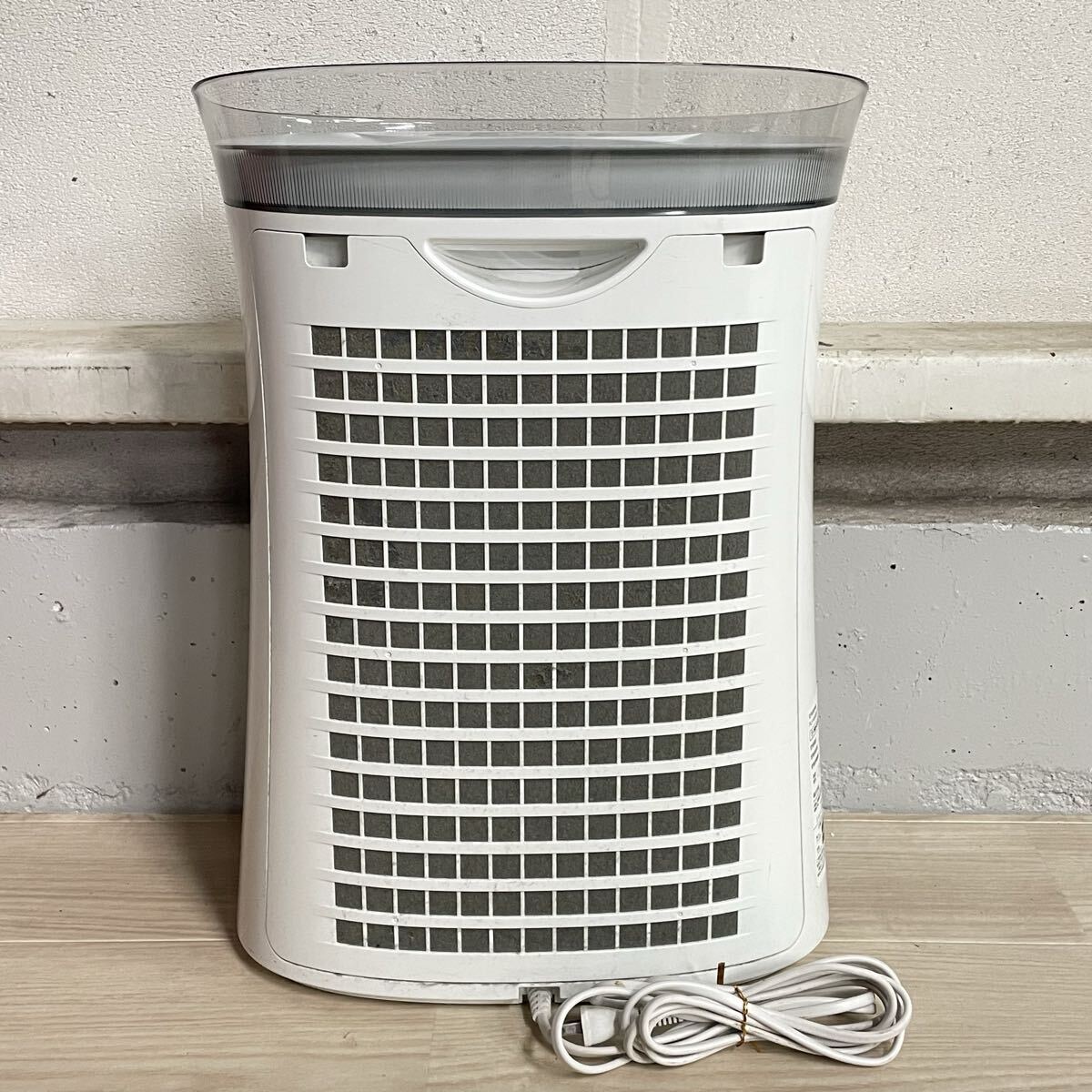 ● 空気清浄機 SHARP シャープ FU-N50BK-W Ion プラズマクラスター ホワイト ホワイト 本体 通電確認済み 2023年製 家財便 未清掃 花粉_画像6