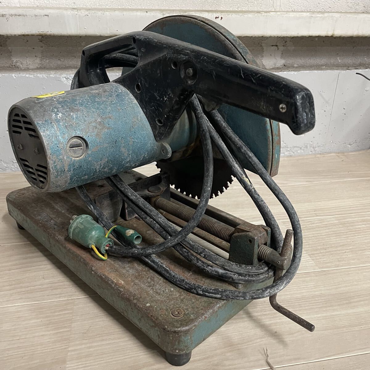 ◆ 高速切断機 電動工具 切断機 高速カッター 通電確認済み 工具 当方型番特定不可 現状写真参照 家財便 鉄工用 直接引き取り大歓迎_画像5