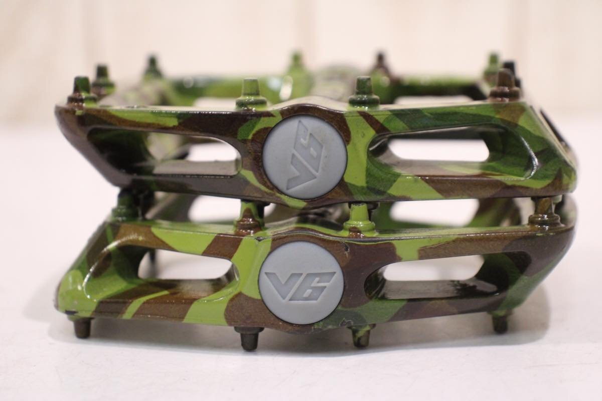 ☆DMR BIKES 迷彩 グリーンカモ V6 PLASTIC PEDAL フラットペダル 美品_画像3