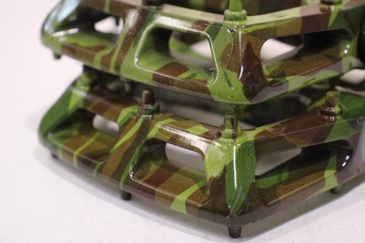 ☆DMR BIKES 迷彩 グリーンカモ V6 PLASTIC PEDAL フラットペダル 美品_画像5