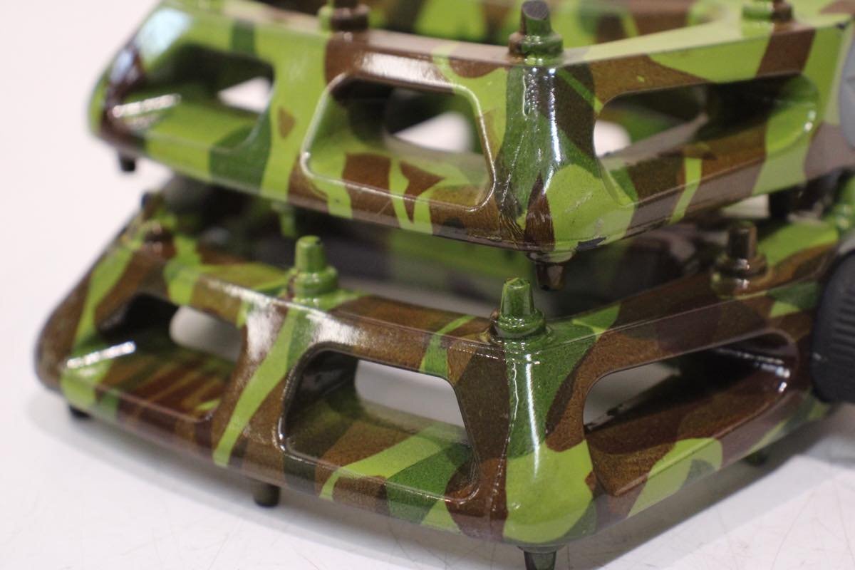 ☆DMR BIKES 迷彩 グリーンカモ V6 PLASTIC PEDAL フラットペダル 美品_画像7