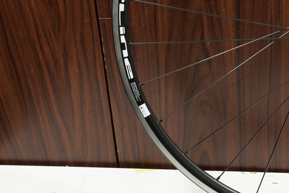 ○DT SWISS R24 SPLINE RIM シマノフリー 11/12s対応 クリンチャー リアホイール 美品_画像8