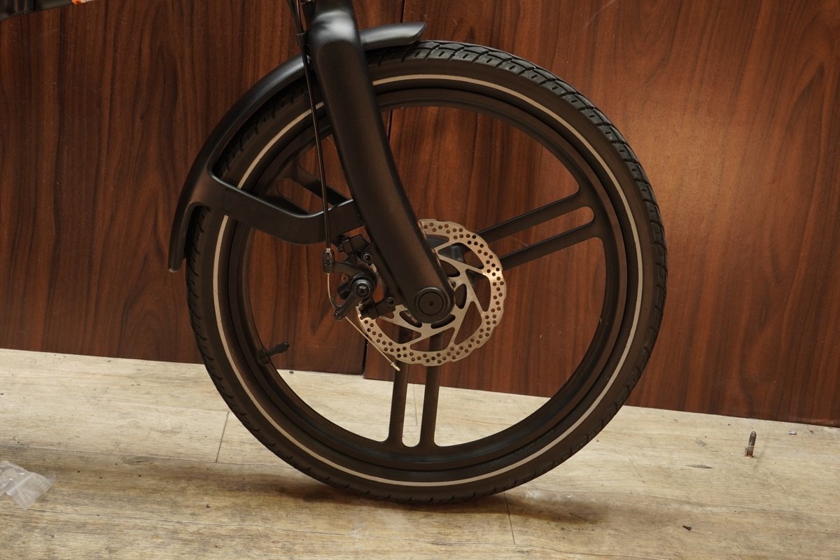 ■HON bike ホンバイク 電動アシスト e-BKE 20インチ 2023年前後年モデル 美品_画像4