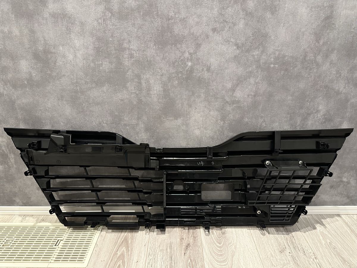 トヨタ ルーミーM900A フロントグリル 新車外し 美品_画像4