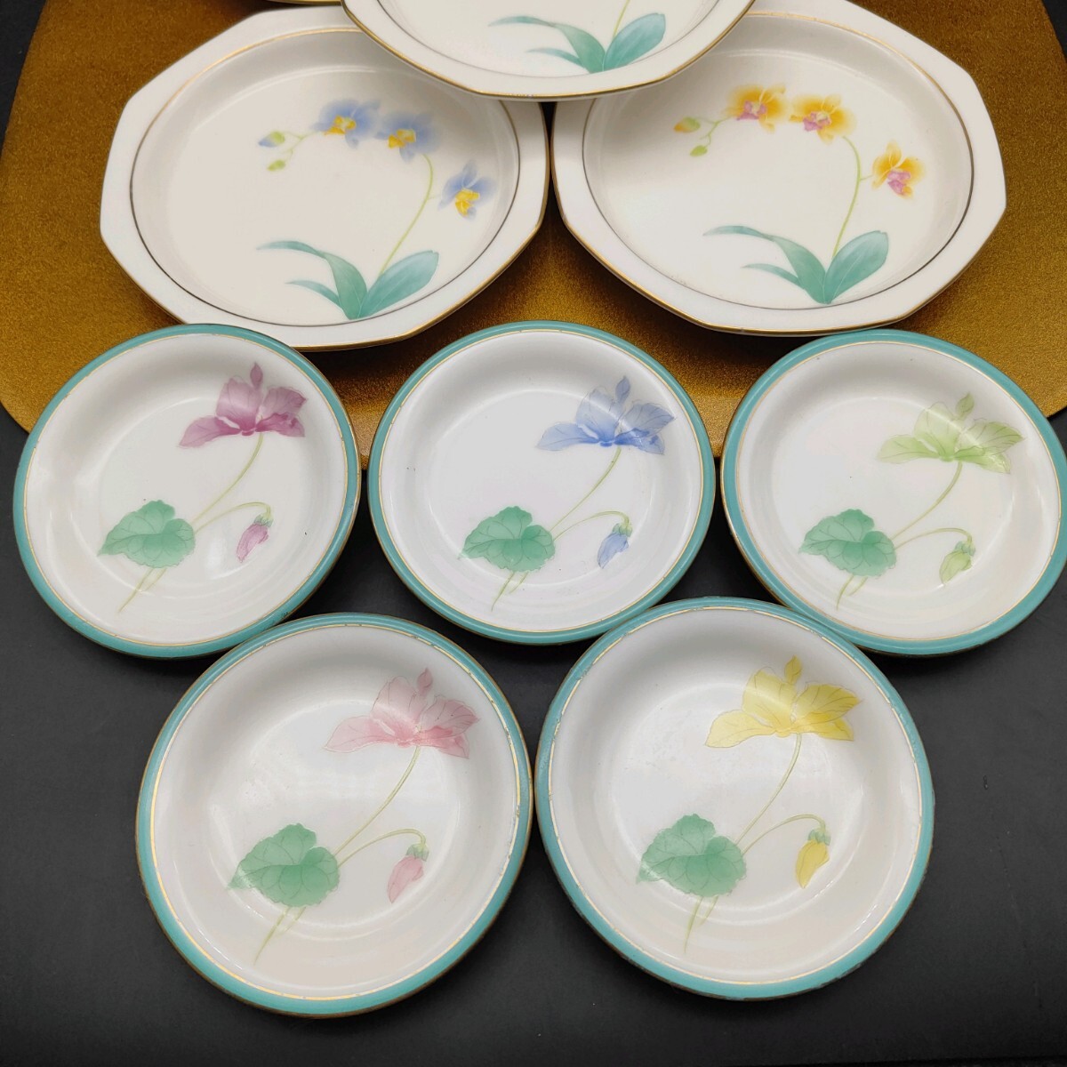 香蘭社 銘々皿 中皿 小皿 セット 胡蝶蘭 シクラメン 金彩 ワケあり 八角形 S270 花柄 和食器_画像2