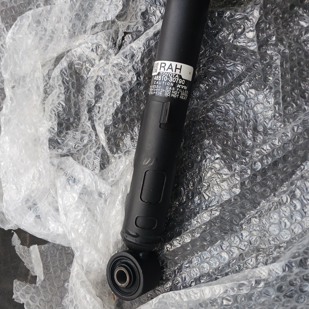 200 серия Crown передний амортизатор прекрасный товар